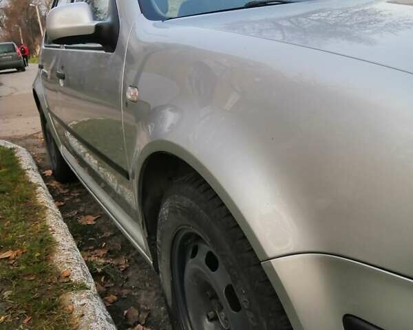 Сірий Фольксваген Гольф, об'ємом двигуна 1.39 л та пробігом 155 тис. км за 3999 $, фото 9 на Automoto.ua