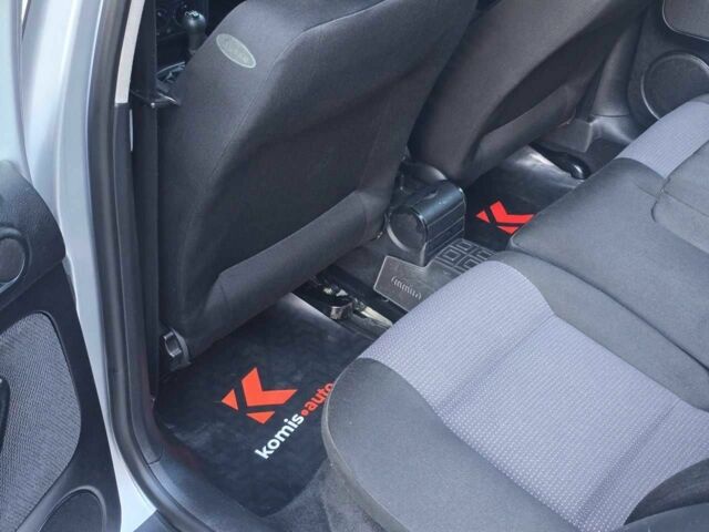 Фольксваген Гольф 2001 в Хмельницком на Automoto.ua Серый Фольксваген Гольф, объемом двигателя 1.4 л и пробегом 153 тыс. км за 3999 $, фото 20 на Automoto.ua