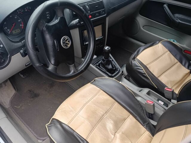 Серый Фольксваген Гольф, объемом двигателя 1.6 л и пробегом 356 тыс. км за 3300 $, фото 3 на Automoto.ua