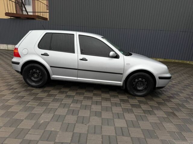 Серый Фольксваген Гольф, объемом двигателя 1.6 л и пробегом 232 тыс. км за 3900 $, фото 5 на Automoto.ua