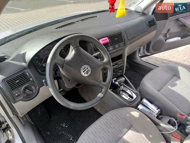 Серый Фольксваген Гольф, объемом двигателя 1.6 л и пробегом 147 тыс. км за 4800 $, фото 5 на Automoto.ua