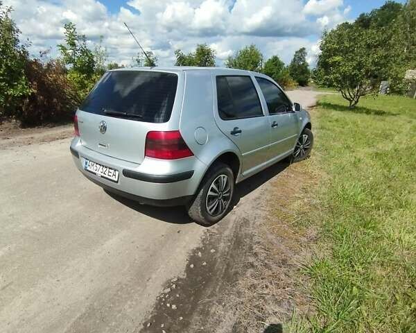 Серый Фольксваген Гольф, объемом двигателя 1.39 л и пробегом 270 тыс. км за 3700 $, фото 4 на Automoto.ua