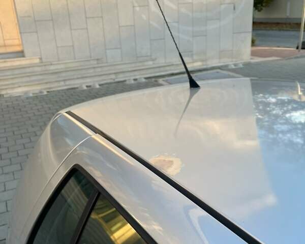 Серый Фольксваген Гольф, объемом двигателя 1.6 л и пробегом 260 тыс. км за 4400 $, фото 24 на Automoto.ua