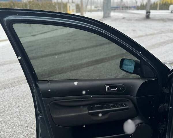 Серый Фольксваген Гольф, объемом двигателя 1.6 л и пробегом 266 тыс. км за 4200 $, фото 13 на Automoto.ua