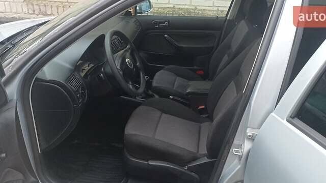 Серый Фольксваген Гольф, объемом двигателя 1.6 л и пробегом 324 тыс. км за 4150 $, фото 28 на Automoto.ua