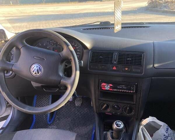 Серый Фольксваген Гольф, объемом двигателя 1.4 л и пробегом 261 тыс. км за 2450 $, фото 11 на Automoto.ua