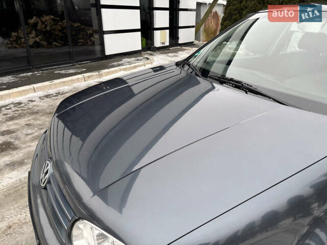 Серый Фольксваген Гольф, объемом двигателя 1.6 л и пробегом 252 тыс. км за 3950 $, фото 8 на Automoto.ua