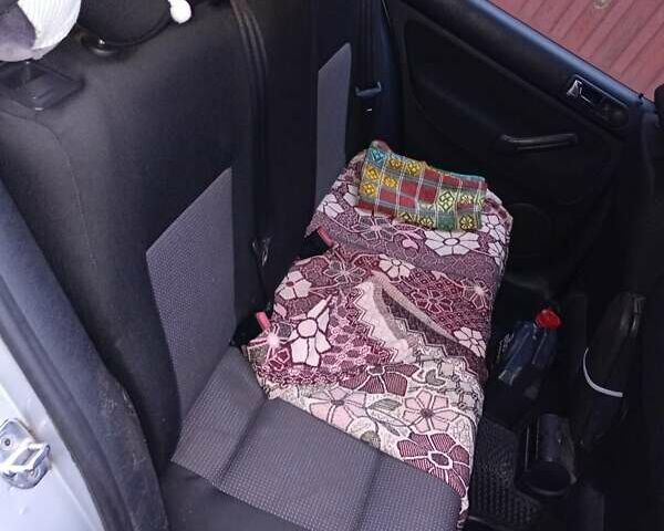 Серый Фольксваген Гольф, объемом двигателя 1.39 л и пробегом 299 тыс. км за 4500 $, фото 13 на Automoto.ua