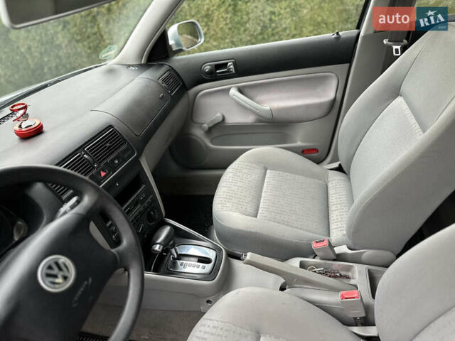 Серый Фольксваген Гольф, объемом двигателя 1.6 л и пробегом 148 тыс. км за 4950 $, фото 13 на Automoto.ua