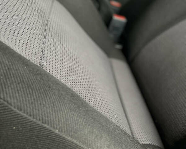 Сірий Фольксваген Гольф, об'ємом двигуна 1.6 л та пробігом 200 тис. км за 4399 $, фото 51 на Automoto.ua