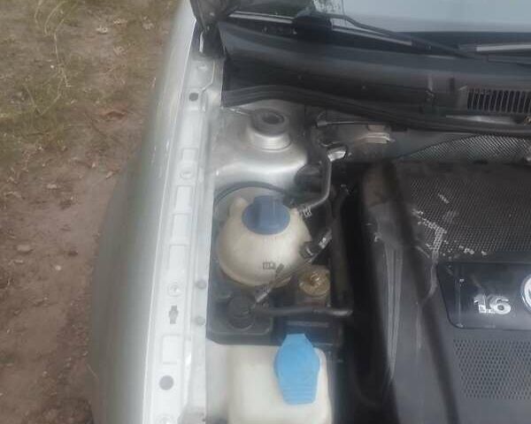 Серый Фольксваген Гольф, объемом двигателя 1.6 л и пробегом 250 тыс. км за 4500 $, фото 2 на Automoto.ua