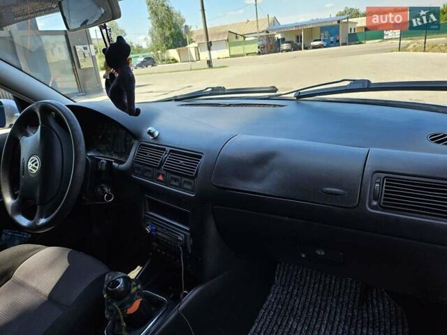 Сірий Фольксваген Гольф, об'ємом двигуна 1.39 л та пробігом 251 тис. км за 3500 $, фото 17 на Automoto.ua