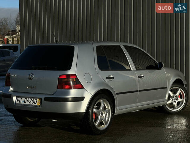 Серый Фольксваген Гольф, объемом двигателя 1.6 л и пробегом 228 тыс. км за 3950 $, фото 18 на Automoto.ua