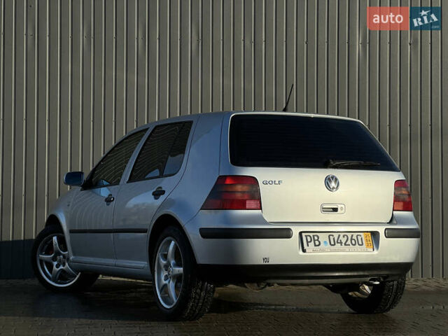 Серый Фольксваген Гольф, объемом двигателя 1.6 л и пробегом 228 тыс. км за 3950 $, фото 19 на Automoto.ua