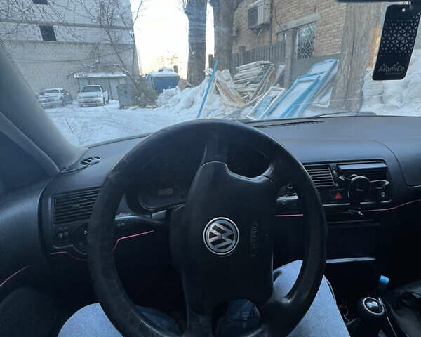 Серый Фольксваген Гольф, объемом двигателя 1.39 л и пробегом 319 тыс. км за 3900 $, фото 2 на Automoto.ua