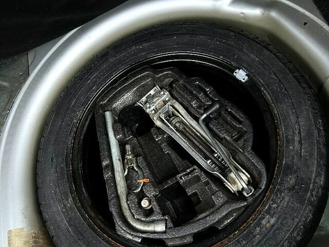 Серый Фольксваген Гольф, объемом двигателя 1.4 л и пробегом 279 тыс. км за 3900 $, фото 11 на Automoto.ua