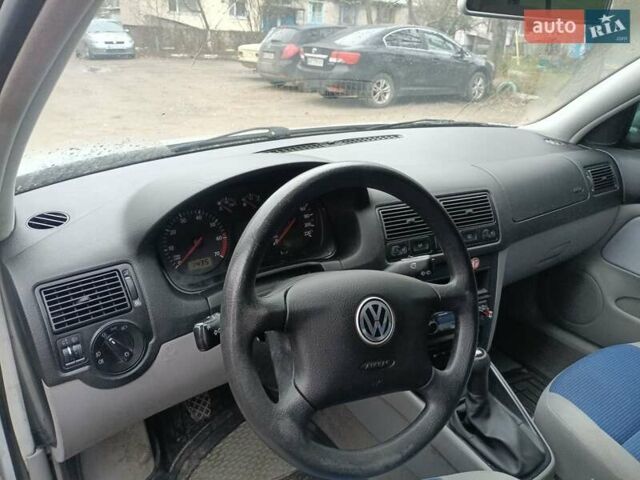 Серый Фольксваген Гольф, объемом двигателя 1.39 л и пробегом 235 тыс. км за 4000 $, фото 7 на Automoto.ua