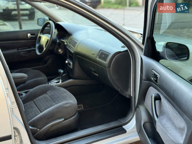 Сірий Фольксваген Гольф, об'ємом двигуна 1.6 л та пробігом 168 тис. км за 5500 $, фото 29 на Automoto.ua