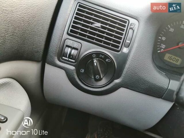 Сірий Фольксваген Гольф, об'ємом двигуна 1.39 л та пробігом 155 тис. км за 3999 $, фото 26 на Automoto.ua