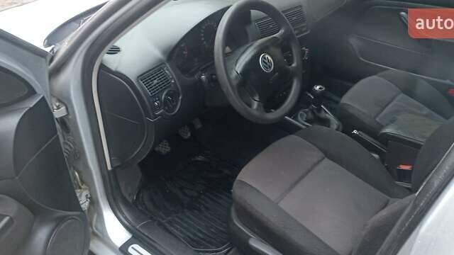Серый Фольксваген Гольф, объемом двигателя 1.6 л и пробегом 324 тыс. км за 4150 $, фото 27 на Automoto.ua