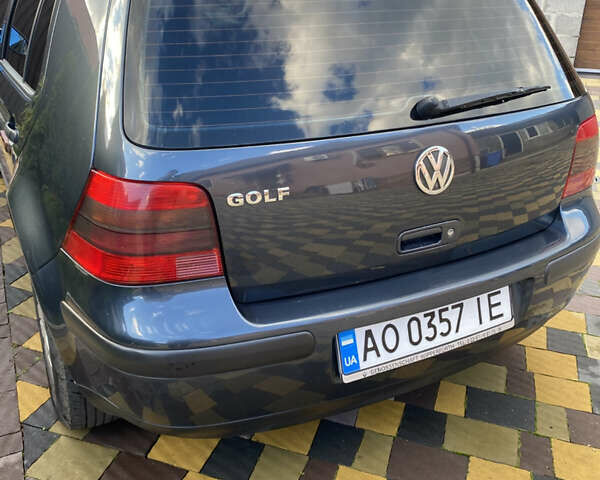 Серый Фольксваген Гольф, объемом двигателя 1.6 л и пробегом 206 тыс. км за 4000 $, фото 2 на Automoto.ua