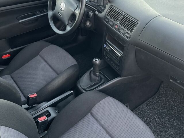 Сірий Фольксваген Гольф, об'ємом двигуна 1.6 л та пробігом 154 тис. км за 4900 $, фото 21 на Automoto.ua