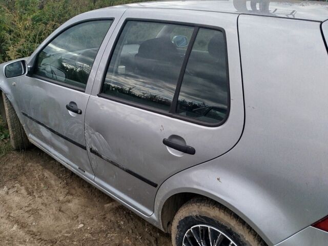 Серый Фольксваген Гольф, объемом двигателя 1.6 л и пробегом 315 тыс. км за 2500 $, фото 4 на Automoto.ua