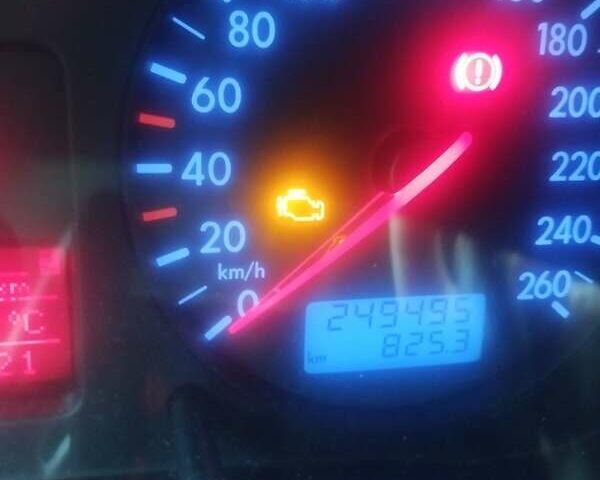 Серый Фольксваген Гольф, объемом двигателя 1.6 л и пробегом 250 тыс. км за 4500 $, фото 3 на Automoto.ua