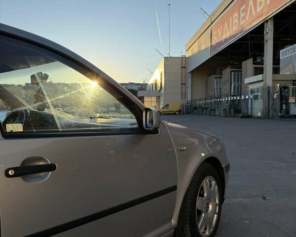 Серый Фольксваген Гольф, объемом двигателя 1.6 л и пробегом 231 тыс. км за 4199 $, фото 4 на Automoto.ua