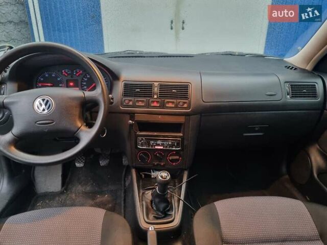 Сірий Фольксваген Гольф, об'ємом двигуна 1.39 л та пробігом 217 тис. км за 3900 $, фото 10 на Automoto.ua