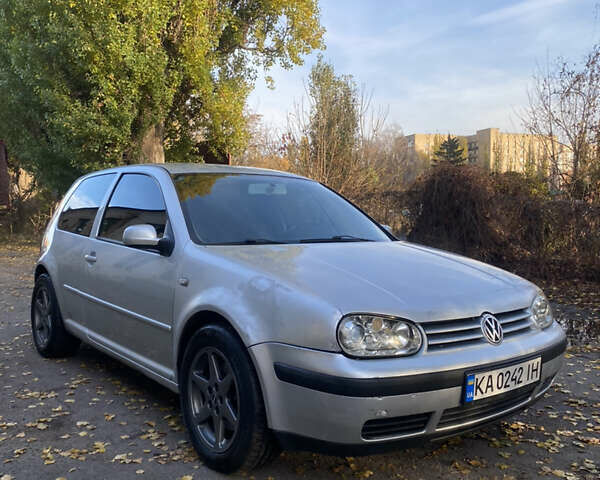 Серый Фольксваген Гольф, объемом двигателя 1.9 л и пробегом 320 тыс. км за 3750 $, фото 3 на Automoto.ua