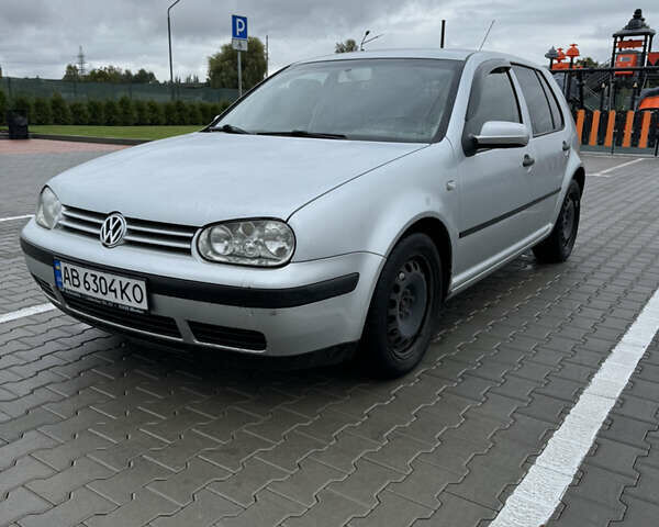 Серый Фольксваген Гольф, объемом двигателя 1.39 л и пробегом 248 тыс. км за 3950 $, фото 1 на Automoto.ua