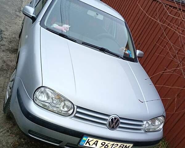 Серый Фольксваген Гольф, объемом двигателя 1.39 л и пробегом 299 тыс. км за 4500 $, фото 4 на Automoto.ua