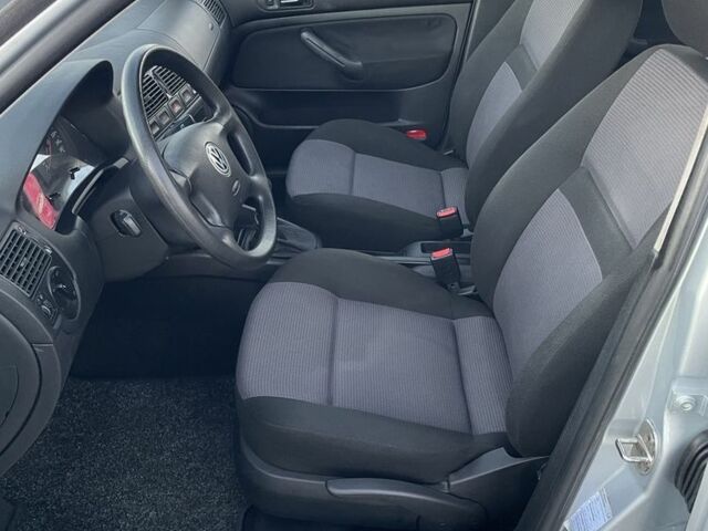 Сірий Фольксваген Гольф, об'ємом двигуна 1.6 л та пробігом 154 тис. км за 4900 $, фото 8 на Automoto.ua