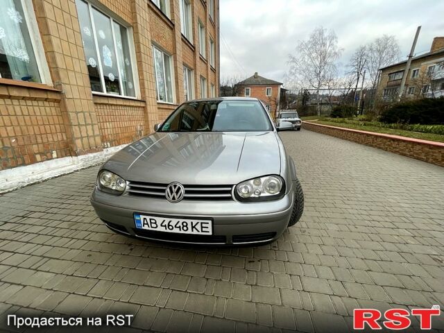 Серый Фольксваген Гольф, объемом двигателя 1.4 л и пробегом 260 тыс. км за 4000 $, фото 4 на Automoto.ua