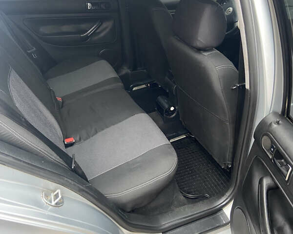 Серый Фольксваген Гольф, объемом двигателя 1.6 л и пробегом 285 тыс. км за 4999 $, фото 10 на Automoto.ua