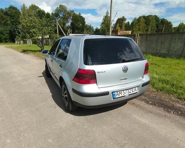 Серый Фольксваген Гольф, объемом двигателя 1.39 л и пробегом 270 тыс. км за 3700 $, фото 9 на Automoto.ua