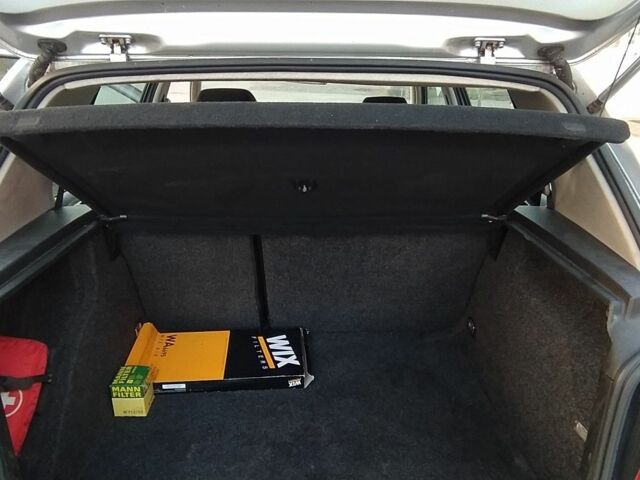 Серый Фольксваген Гольф, объемом двигателя 1.6 л и пробегом 169 тыс. км за 3650 $, фото 11 на Automoto.ua