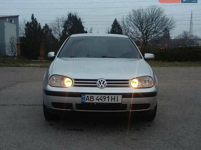 Серый Фольксваген Гольф, объемом двигателя 1.39 л и пробегом 327 тыс. км за 3600 $, фото 2 на Automoto.ua