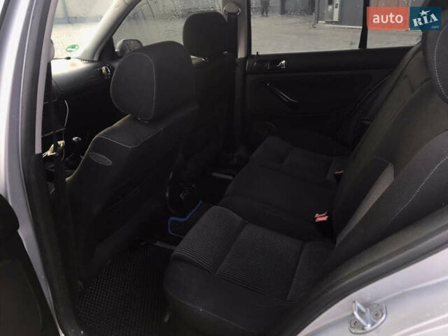 Серый Фольксваген Гольф, объемом двигателя 1.6 л и пробегом 240 тыс. км за 4599 $, фото 20 на Automoto.ua