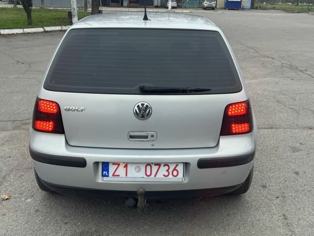 Серый Фольксваген Гольф, объемом двигателя 1.4 л и пробегом 180 тыс. км за 2750 $, фото 6 на Automoto.ua