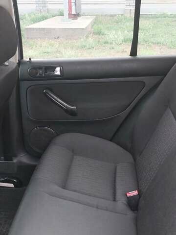 Сірий Фольксваген Гольф, об'ємом двигуна 1.39 л та пробігом 300 тис. км за 4300 $, фото 9 на Automoto.ua