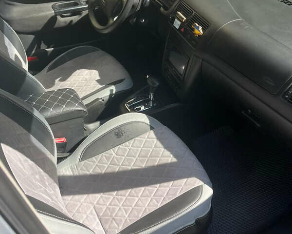 Серый Фольксваген Гольф, объемом двигателя 1.6 л и пробегом 200 тыс. км за 4300 $, фото 5 на Automoto.ua