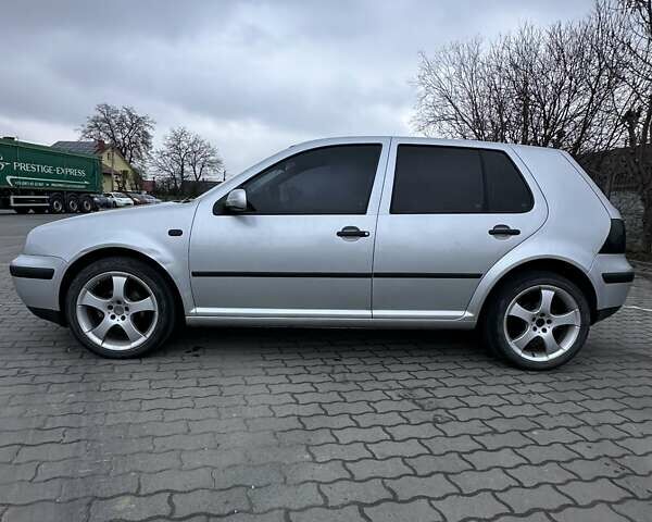 Серый Фольксваген Гольф, объемом двигателя 1.6 л и пробегом 251 тыс. км за 3900 $, фото 2 на Automoto.ua