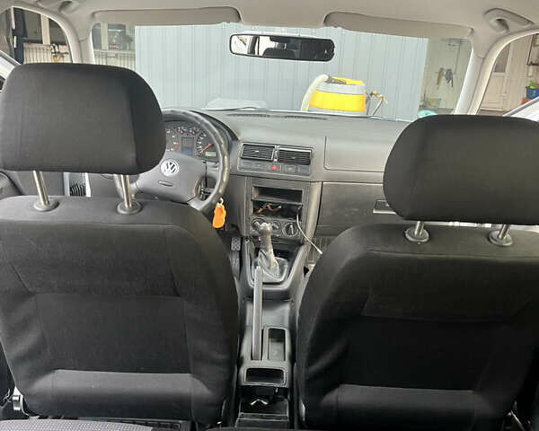 Серый Фольксваген Гольф, объемом двигателя 1.39 л и пробегом 250 тыс. км за 3999 $, фото 1 на Automoto.ua