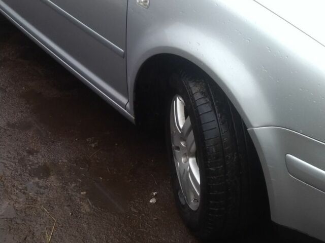 Серый Фольксваген Гольф, объемом двигателя 1.6 л и пробегом 250 тыс. км за 4000 $, фото 2 на Automoto.ua