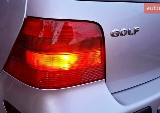 Серый Фольксваген Гольф, объемом двигателя 1.6 л и пробегом 194 тыс. км за 4800 $, фото 16 на Automoto.ua
