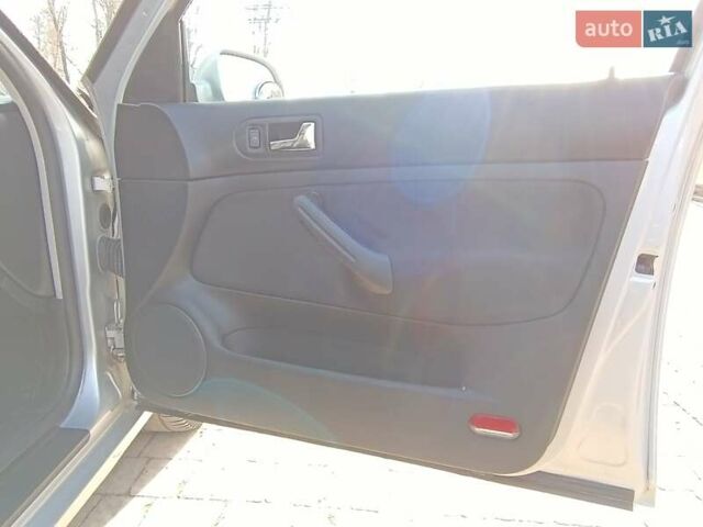 Серый Фольксваген Гольф, объемом двигателя 1.39 л и пробегом 191 тыс. км за 3700 $, фото 27 на Automoto.ua