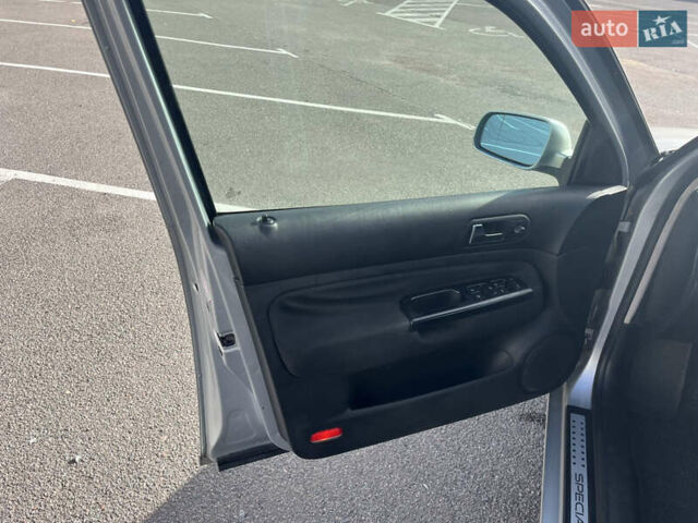 Серый Фольксваген Гольф, объемом двигателя 1.39 л и пробегом 245 тыс. км за 3190 $, фото 3 на Automoto.ua