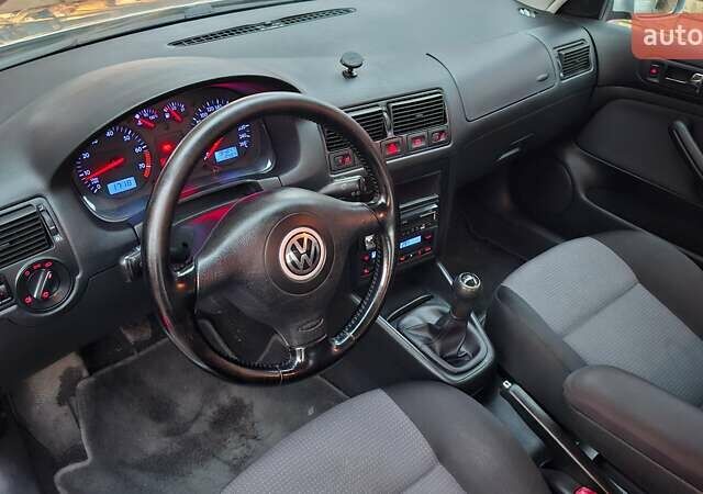 Серый Фольксваген Гольф, объемом двигателя 1.6 л и пробегом 194 тыс. км за 4800 $, фото 28 на Automoto.ua